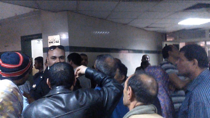 بالفيديو والصور.. إضراب أطباء مستشفى التأمين الصحي