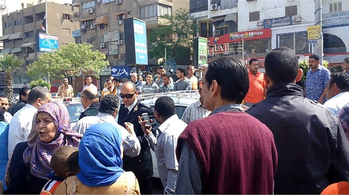 بالفيديو والصور.. إضراب أطباء مستشفى التأمين الصحي