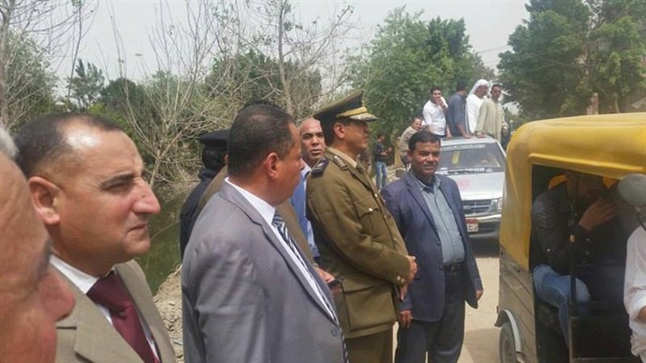 بالصور..مصر تودع شهدائها فى سيناء.. الدقهلية تودع شهيدها بجنازة شعبية فى المنصورة..والشرقية تودع شهيديها بهتافات الشعب يريد إعدام الإخوان ..وأهالي الفيوم يشيعون جنازة شهيدهم ويطالبون بالقصاص