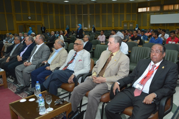بالصور.. ”لغة الضاد” فى فاعليات الملتقى الثانى عشر لكليات العلوم بجامعة أسيوط