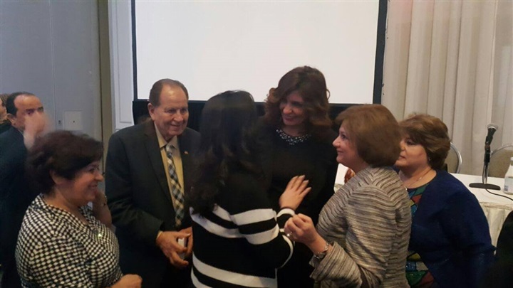وزيرة الهجرة تلتقى المصريين بكندا فى كنيسة ”مارى مرقس”