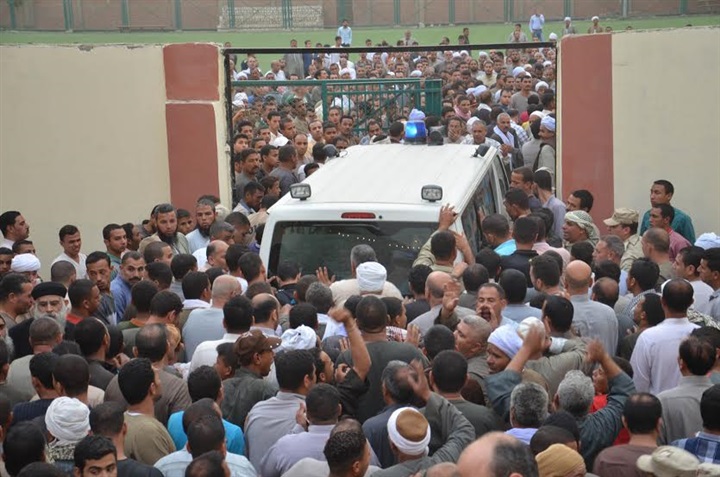 بالصور..أهالى بنى سويف يشيعون جثماني شهيديها فى العريش
