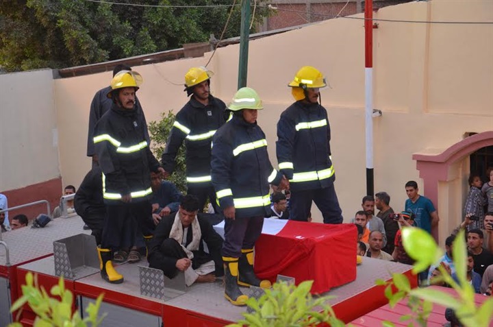 بالصور..أهالى بنى سويف يشيعون جثماني شهيديها فى العريش