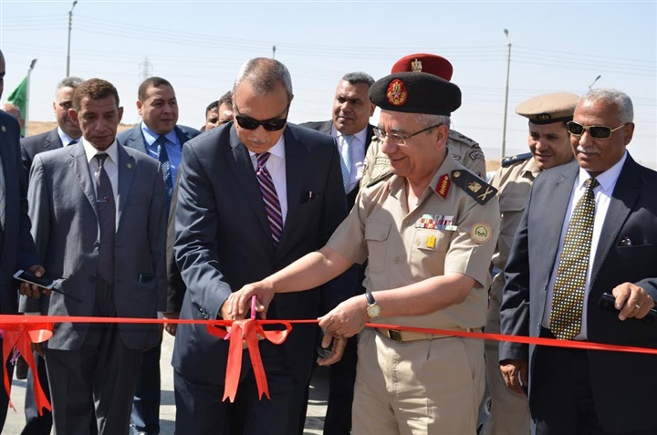 محافظ قنا ومدير الشركة الوطنية يفتتحان 4 محطات وقود وطنية