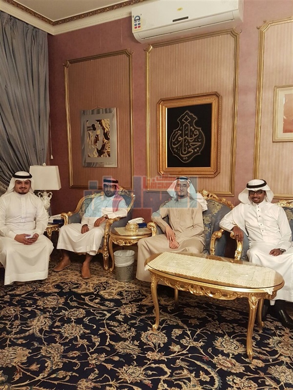 بالصور.. الأمير فيصل بن خالد السعود يدعو المسؤولين علي مأدبة الإفطار 