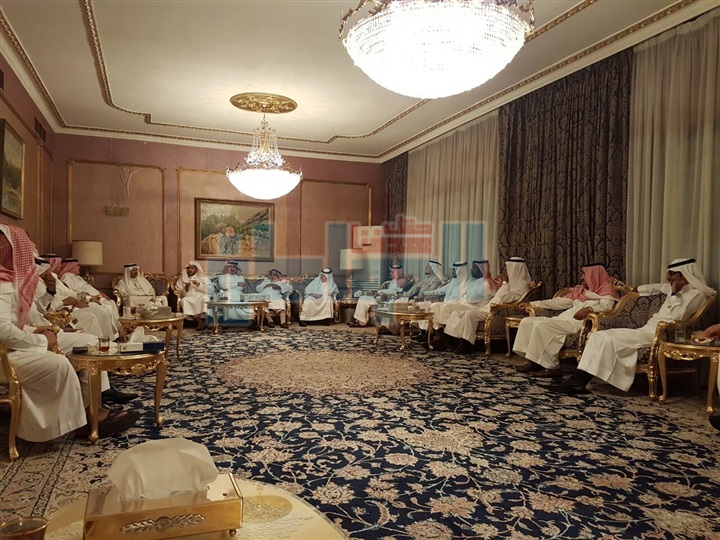 بالصور.. الأمير فيصل بن خالد السعود يدعو المسؤولين علي مأدبة الإفطار 