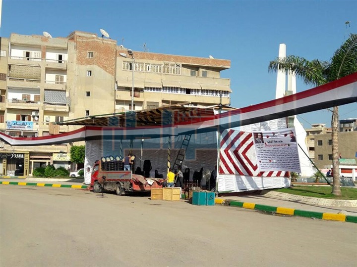 بالصور.. ميادين البحيرة تتزين بأعلام مصر إستعدادًا للإحتفال بذكري الـ 30 من يونيو