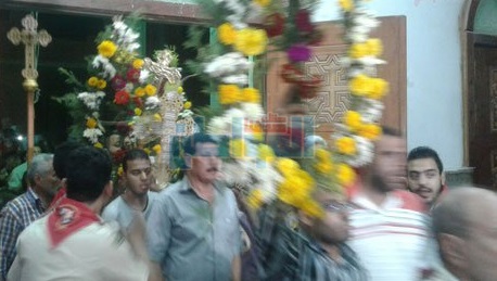 بالصور.. مراسم قداس جنازة الأنبا روفائيل كاهن كنيسة العريش