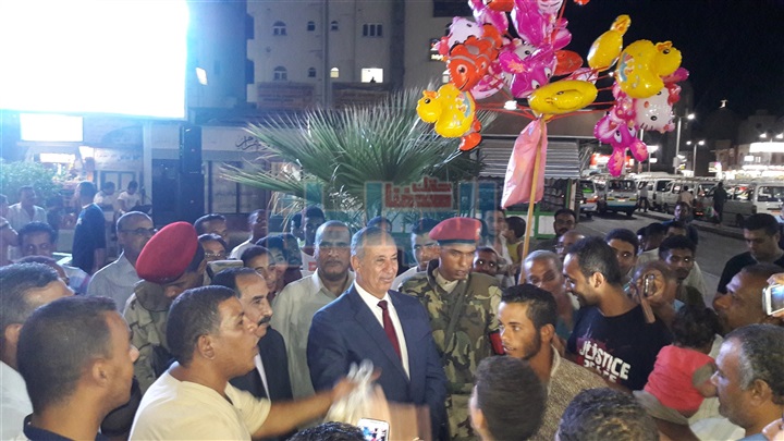 بالفيديو والصور.. محافظ البحر الأحمر يشارك الأهالي احتفلات 30 يونيو