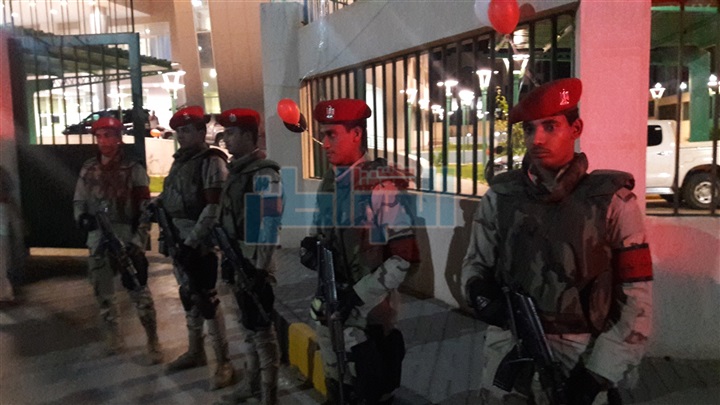 بالفيديو والصور.. محافظ البحر الأحمر يشارك الأهالي احتفلات 30 يونيو