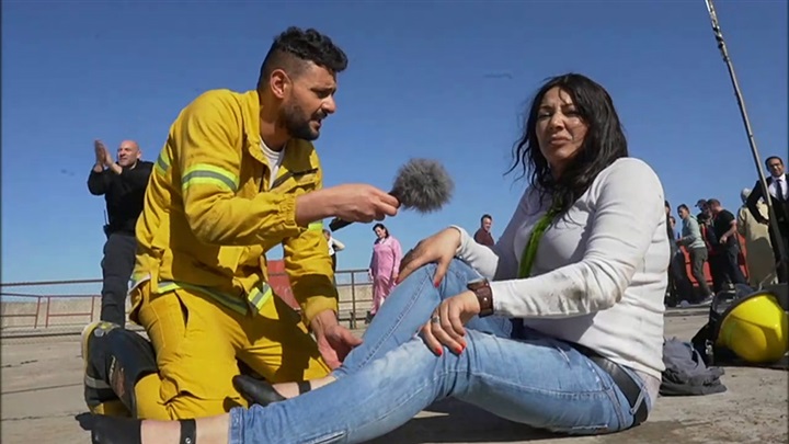 بالصور.. رد فعل الفنانة «انتصار» فى برنامج «رامز بيلعب بالنار»