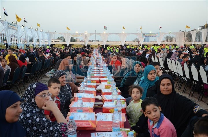 بالصور.. جمعية الإيمان تُنظم إفطار جماعى لـ 3300 طفل يتيم بكفر الشيخ