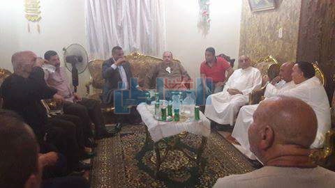 بالصور.. نائب برلماني يناقش مشاكل قرية "طبهار" بالفيوم 