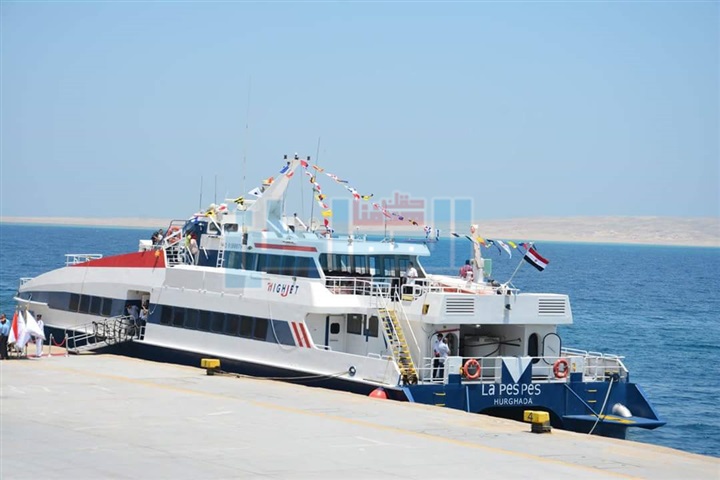 بالصور.. وزير السياحة ومحافظ البحر الاحمر يفتتحان الخط الملاحي الغردقة - شرم الشيخ