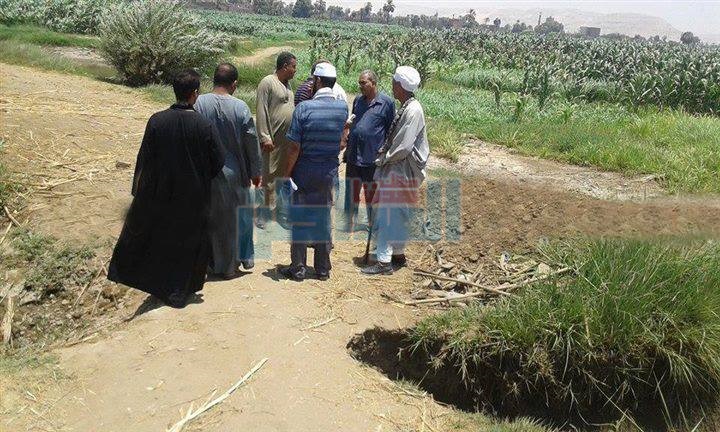 بالصور.. انسداد مسقى بالبداري.. تغضب الأهالي في أسيوط