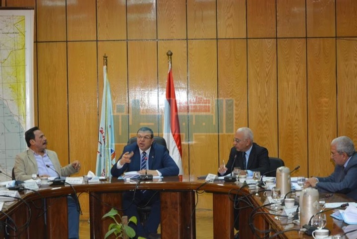 بالصور.. 54 مليون جنيه إعانات لـ 237 ألف عامل  بـ1202 منشأة متعثرة