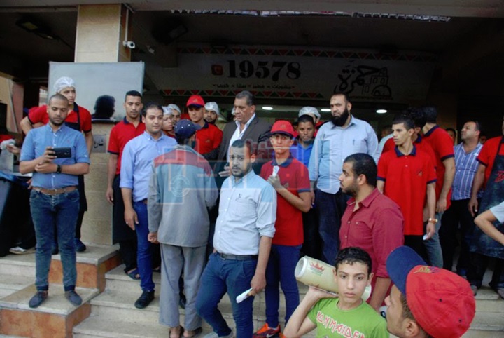 بالصور.. حملات مكثفة لإعادة الانضباط بشوارع القاهرة