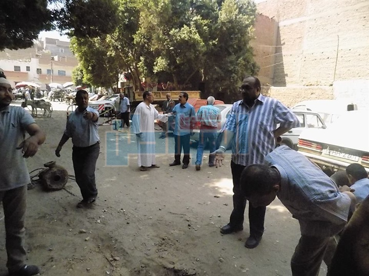 بالصور.. السيطرة علي انفجار خط مياه الوليدية في أسيوط
