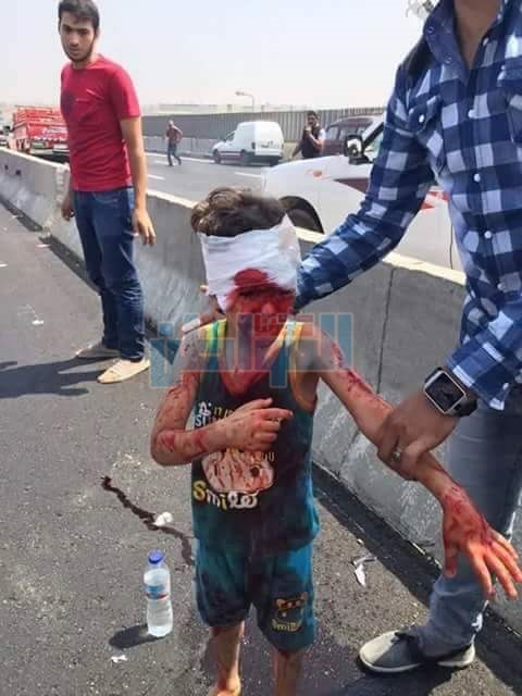 بالصور..مصرع أم وطفلها في حادث سيارة بالقليوبية