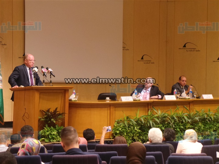 بالصور.. وزير الثقافة يصل مكتبة الإسكندرية 