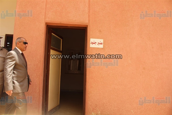 بالصور.. مدير أمن أسوان في جولة ميدانية بوحدة مرور دراو