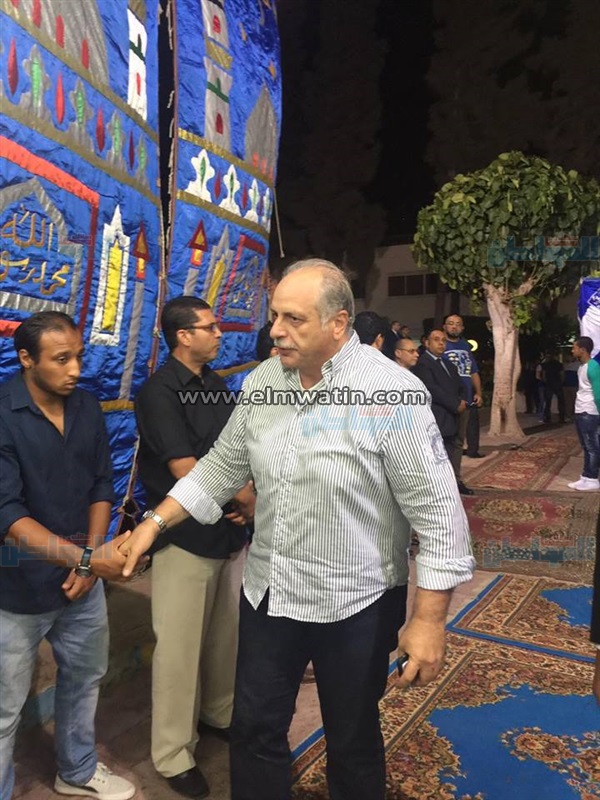 بالصور.. وصول «محمد عبد الوهاب» لعزاء أحمد ماهر