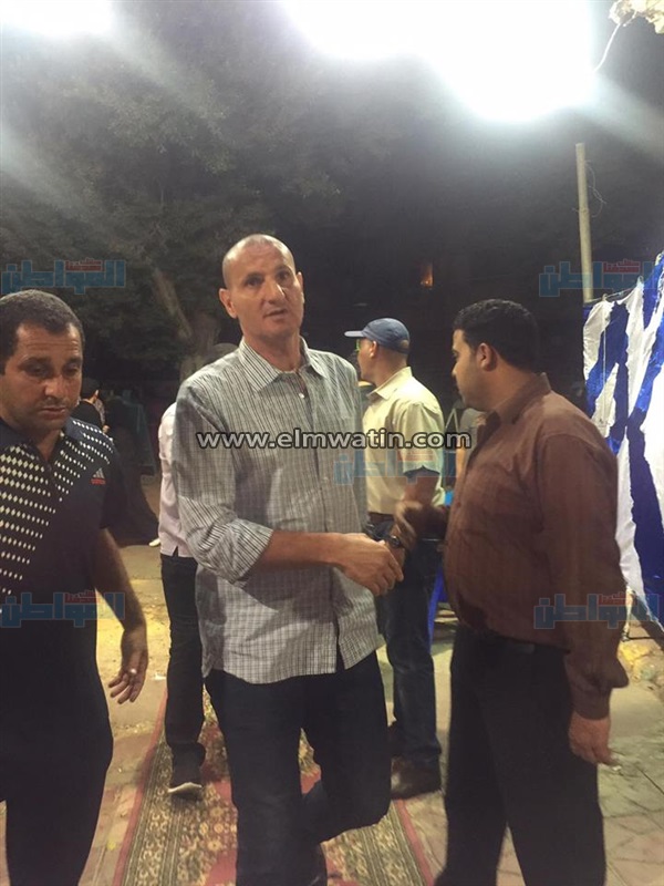 بالصور.. وصول طارق سليمان عزاء أحمد ماهر