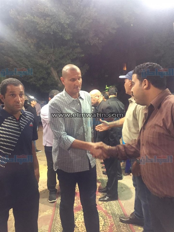 بالصور.. وصول طارق سليمان عزاء أحمد ماهر