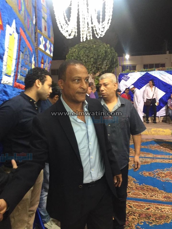 بالصور.. وصول «أسامة عرابي» لعزاء أحمد ماهر
