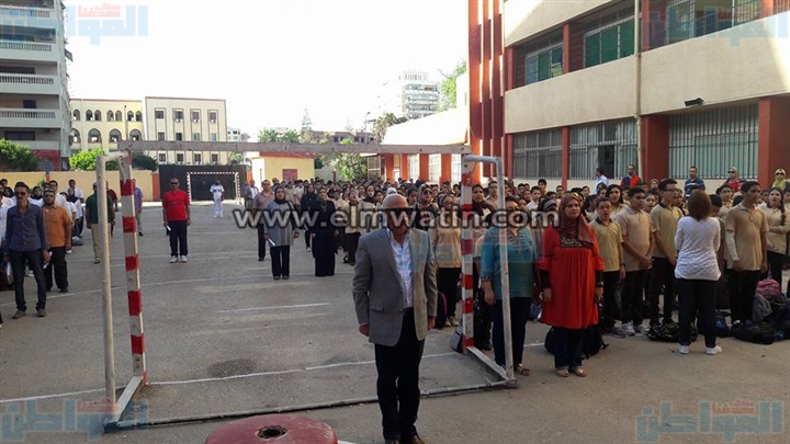 بالصور.. محافظ بورسعيد يواصل جولاته على المدارس