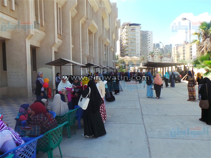 بالصور.. انتظام العملية التعليمية بـ«الدراسات الإسلامية الإسكندرية»