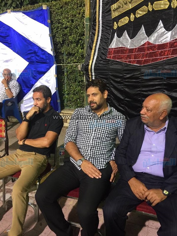 بالصور.. وصول «سمير كمونة» عزاء أحمد ماهر