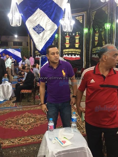بالصور.. «هشام حنفي» يصل إلى عزاء أحمد ماهر