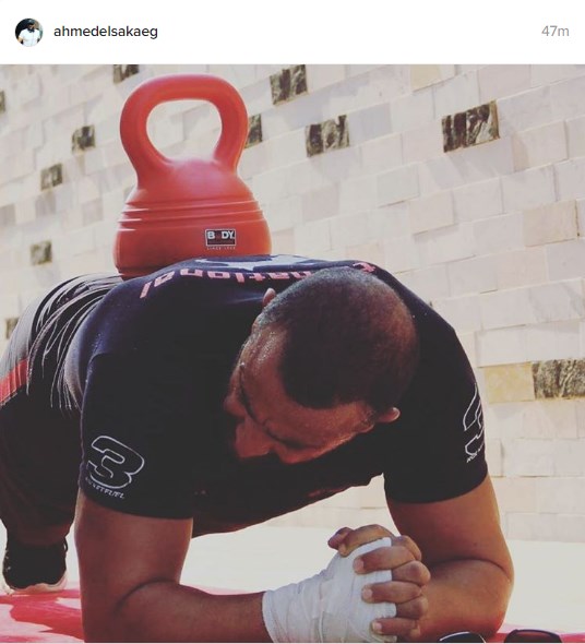 بالصور.. أحمد السقا يواصل التدريبات من أجل «هبوط اضطراري»
