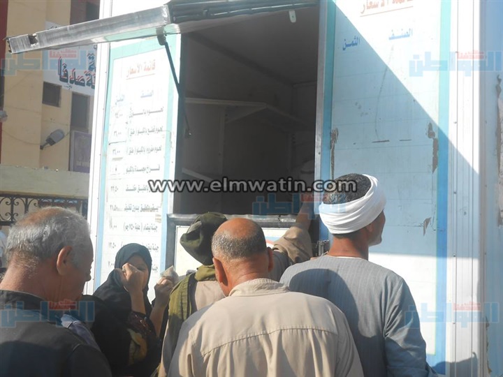 بالصور.. القوات المسلحة توزع لحومًا في أسيوط بـ34 جنيهًا
