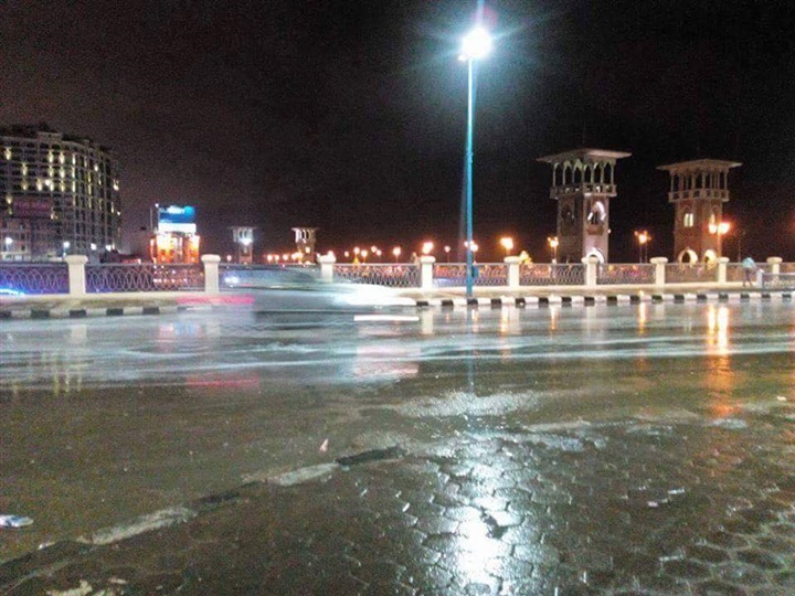 بالصور.. الإسكندرية تغرق والمواطن يدق ناقوس الخطر