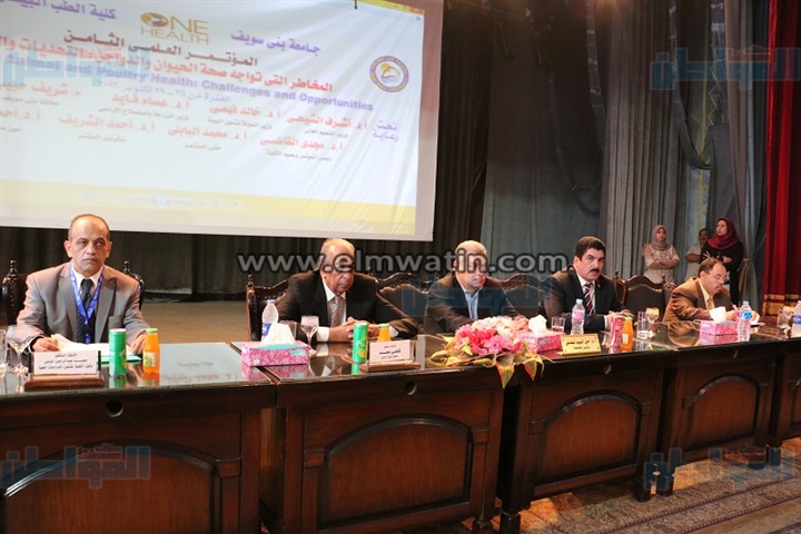 بالصور.. رئيس جامعة بني سويف يوصي بإنشاء وزارة للطب البيطري 