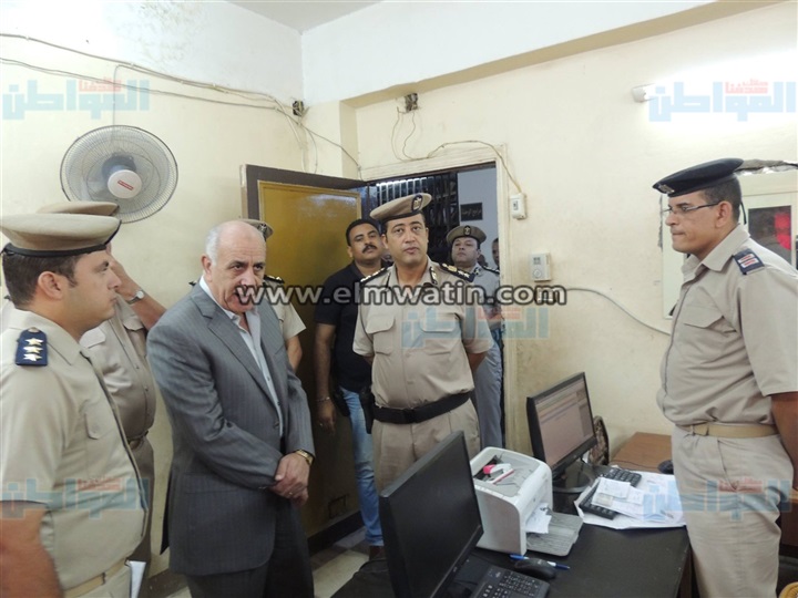 بالصور.. مدير أمن المنيا يتفقد مركز ووحدة مرور سمالوط