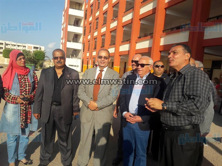 بالصور.. محافظ بورسعيد يُشيد بمدرسة الشهيد أحمد أبو العطا