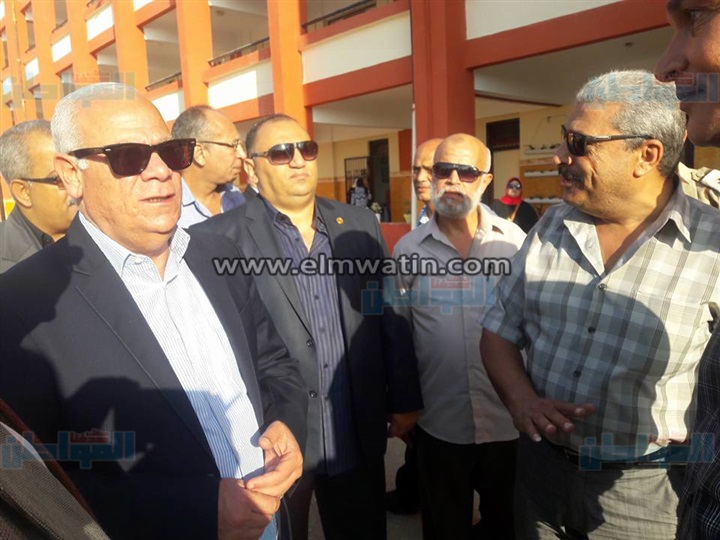 بالصور.. محافظ بورسعيد يُشيد بمدرسة الشهيد أحمد أبو العطا