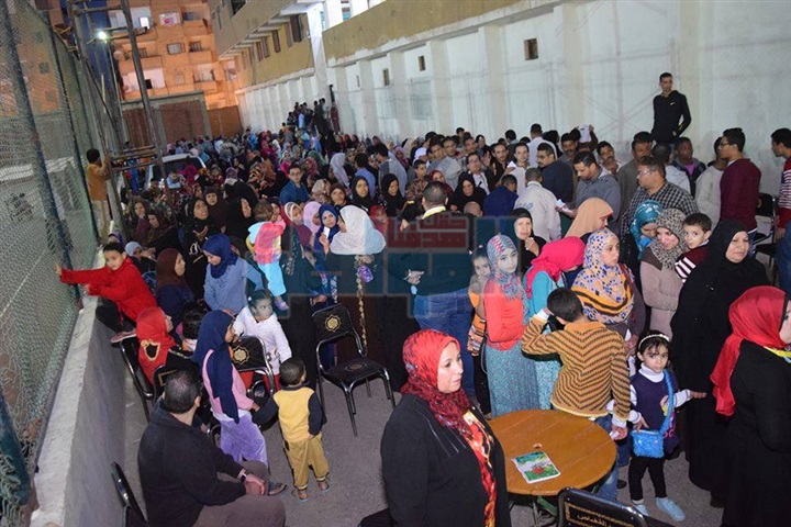 بالصور.. المصريين الأحرار بسوهاج يفتتح معرضه الخيري الثاني