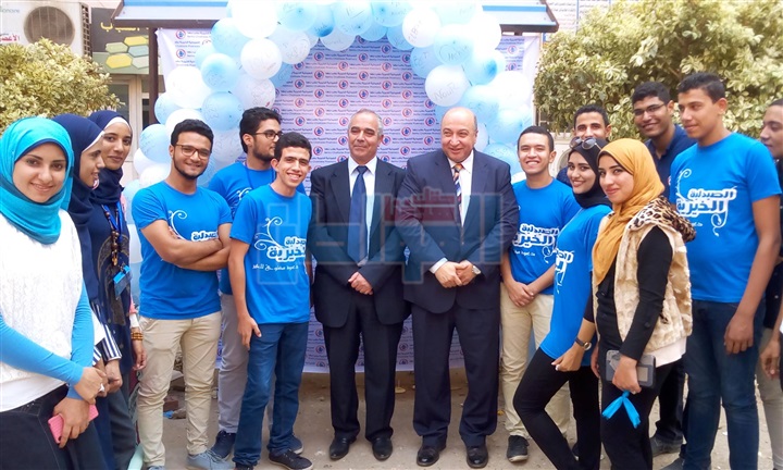 بالصور.. نائب رئيس جامعة بنها يتفقد كلية الطب