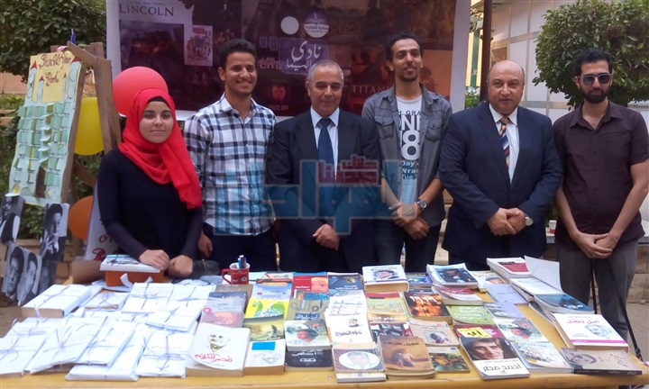 بالصور.. نائب رئيس جامعة بنها يتفقد كلية الطب