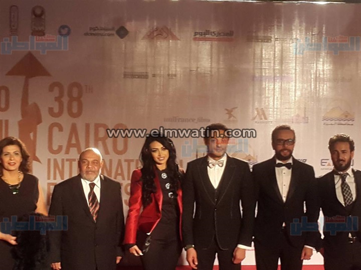 بالصور.. بدء توافد أبطال "البر التاني" لحضور العرض الخاص