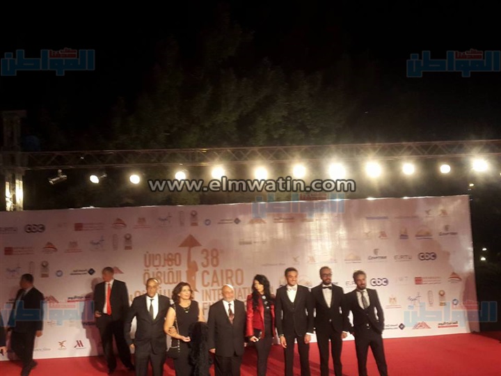 بالصور.. بدء توافد أبطال "البر التاني" لحضور العرض الخاص