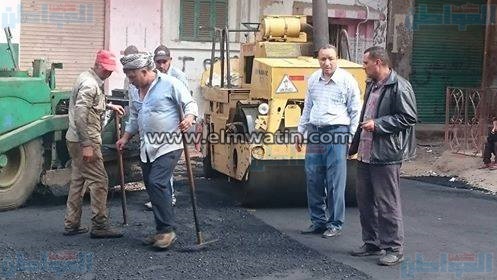 بالصور.. رصف الطرق بقريتي منية سندوب وطناح بالمنصورة