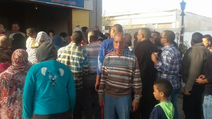 بالصور.. "برلماني" ينظم قوافل غذائية في الإسكندرية بأسعار مدعمة