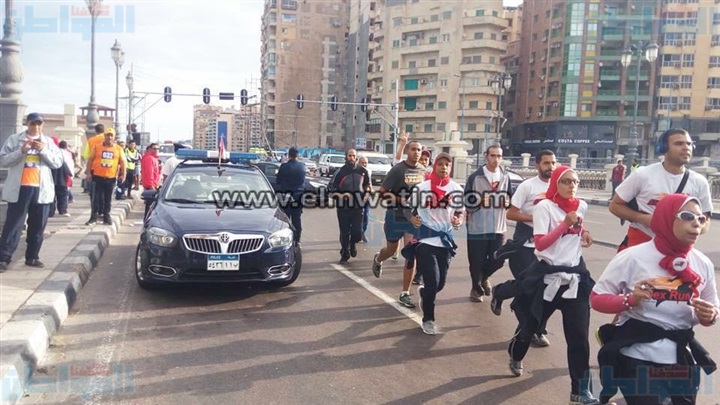 بالصور.. "المؤتمر" ينظم أكبر ماراثون شبابي لتشجيع السياحة بالإسكندرية
