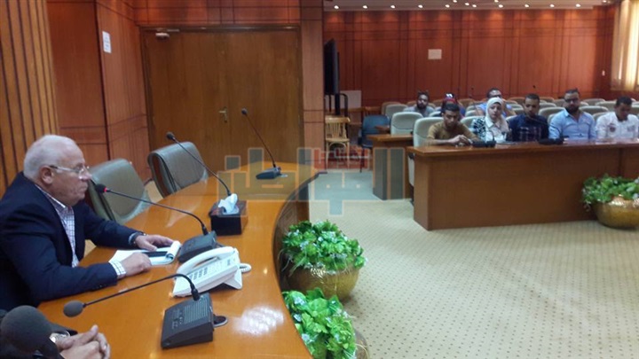 بالصور.. محافظ بورسعيد يوجه رؤساء الأحياء بتنفيذ أفكار الشباب