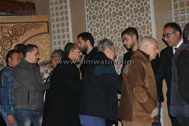 بالصور.. نجوم الفن في عزاء أحمد راتب